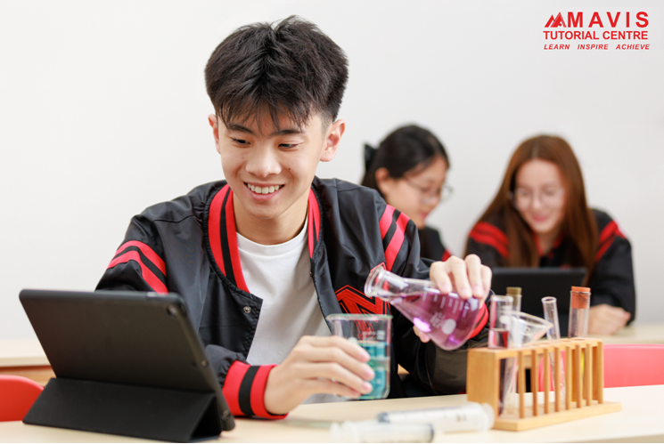 From Lower Secondary to Upper Secondary: When Is the Right Time to Start Chemistry Tuition?